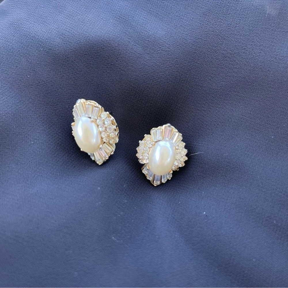 Elegant Vintage Crystal And Faux Pearl Earrings-Costume Jewelry *READ*